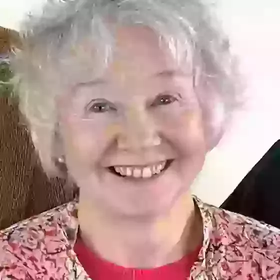 Profile Picture of Jen May